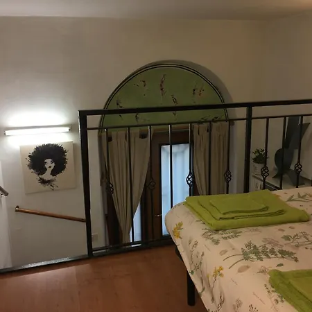 Lägenhet Lovely Mini Loft Rom